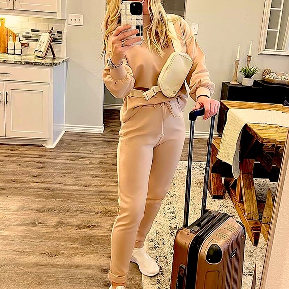 3 like new Kenneth Cole hard shell suitcases in Rose Please ask any questions.p - Picture 3 of 7